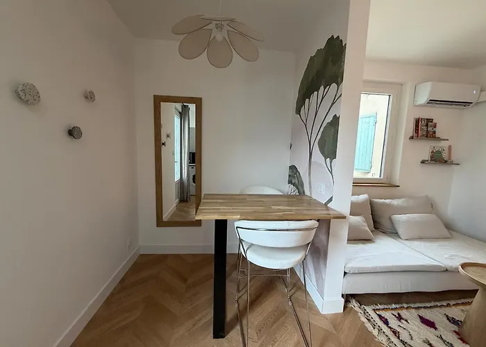 Apartment With Balcony In